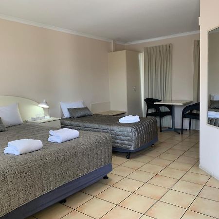 Biloela Palms Motor Inn Zewnętrze zdjęcie